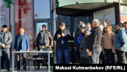 Kyrgyz President Sadyr Japarov speaks outside the Dordoi market on December 5.