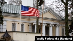 The advisory from the U.S. Embassy in Minsk follows a similar message issued in April that also told Americans to leave Belarus immediately. (file photo)