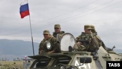 Russian peacekeepers guard South Ossetia's border