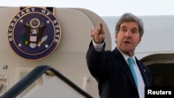 U.S. Secretary of State John Kerry abruptly changed travel plans and has headed to Paris for talks on the Ukraine crisis with Russian Foreign Minister Sergei Lavrov.