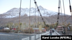 A bridge connecting Afghanistan and Tajikistan across the Pyanj River.