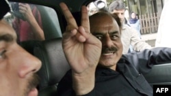 Former Inter-Services Intelligence director Hamid Gul after his arrest in Islamabad in 2007