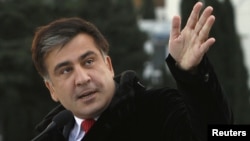 Georgia's President Mikheil Saakashvili recently offered to establish visa-free travel to Georgia for Russians.