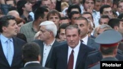 Opposition leader Levon Ter-Petrossian leads an opposition march in central Yerevan.