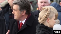 Ukrainian President Viktor Yushchenko (left) and Prime Minister Yulia Tymoshenko in Kyiv in late January.