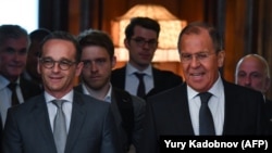 Russian Foreign Minister Sergei Lavrov (right) and his German counterpart Heiko Maas (left) in Moscow on May 10. 