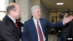 This time Basescu (left) gets to show Voronin the door.