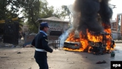 The scene of a bomb blast outside a court building in Peshawar in December 2009