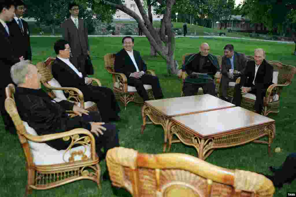 (Seated from left) Kazakh President&nbsp;Nursultan Nazarbaev, Chinese President Hu Jintao, Mongolian President Nambaryn Enkhbayar, Afghan President Hamid Karzai,&nbsp;and Russian President&nbsp;Vladimir Putin during a meeting of the Shanghai Cooperation Organization&nbsp;in Bishkek, Kyrgyzstan, in 2007. Afghanistan and Mongolia are&nbsp;observers of the security and economic bloc.&nbsp; 