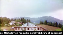 The main building on the Chakvi tea estate. These color images were taken by the famed Russian photographer Sergei Mikhailovich Prokudin-Gorsky as he documented the Russian Empire at the end of the tsarist-era.