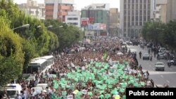 Hundreds of thousands of protesters took to the streets Tehran against alleged fraud in the 2009 presidential elections