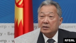 Former Kyrgyz President Kurmanbek Bakiev at a press conference in Minsk on April 23