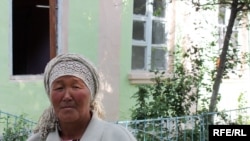 This woman is living by herself on a street in the ethnic Uzbek Cheremushky neighborhood of Osh.