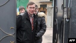 Former Ukrainian Interior Minister Yuriy Lutsenko leaves prison on April 7. 