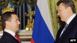 President Dmitry Medvedev (left) welcomes his Ukrainian counterpart Viktor Yanukovych to Moscow in March.