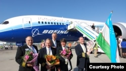 Boeing 787 Dreamliner учоғи тақдимот турнеси доирасида 2012 йилда Тошкент аэропортига ҳам қўнган