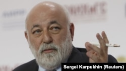 Viktor Vekselberg, who made his billions in Russia's metals industry and whose Swiss-based investment company is known as Renova Group, was first elected as an MIT "term member" trustee in 2013.