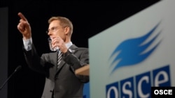 Finnish Foreign Minister Alexander Stubb speaks at an OSCE council in Helsinki.