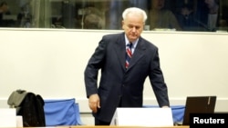 One of the book's conclusions is that Milosevic's decision to represent himself in the trial did him no favors, and frequently undermined his denials of guilt.