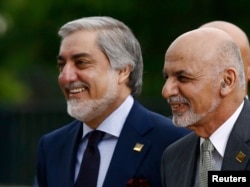 Afghan President Ashraf Ghani (right) and Chief Executive Abdullah Abdullah (file photo)