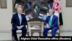 U.S. special representative for Afghanistan, Zalmay Khalilzad (left), and Afghanistan Chief Executive Abdullah Abdullah.