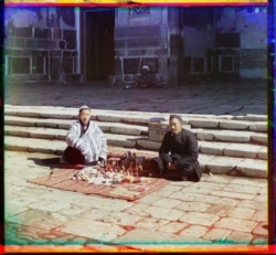 Men sell medicinal products in Samarkand.