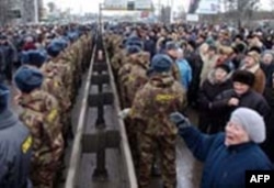 Pensioners protesting in Moscow in 2005