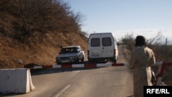 A border crossing between South Ossetia and Georgia (file photo)