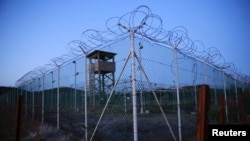 The White House has acknowledged that its goal of closing the military prison at Guantanamo Bay would not be met before the end of the Obama administration on January 20.