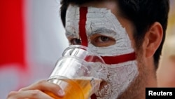 Russia will allow the sale of beer at the World Cup, not only in stadiums, but also in fan zones. (illustrative photo)