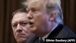 U.S. Secretary of State Mike Pompeo (left) with U.S. President Donald Trump (file photo)