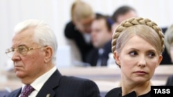 Prime Minister Yulia Tymoshenko and ex-President Leonid Kravchuk at a hearing of the Higher Administrative Court in Kyiv.