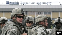 U.S. soldiers at the Manas air base after arriving from Afghanistan.