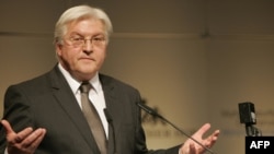 German Foreign Minister Frank-Walter Steinmeier has said Germany should take in former Guantanamo inmates.