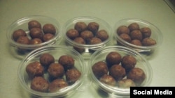 Date balls