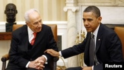 U.S. President Barack Obama (right) will present Israeli President Shimon Peres (left) with the Presidential Medal of Freedom. 