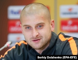 Rakitskyy took flak in 2014 for his supposed reluctance to sing the national anthem while playing for Ukraine.