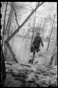 A flooded park in Leningrad in 1983