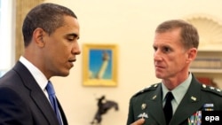 U.S. President Barack Obama meets with General Stanley McChrystal, the new commander in Afghanistan.