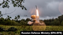 A Russian Iskander-M missile is fired during exercises near St. Petersburg in September 2017. (illustrative photo)