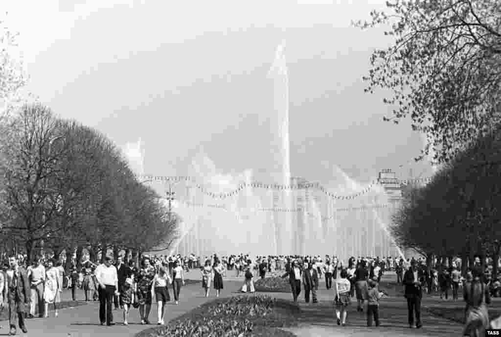 The park was a major center of &quot;leisure and culture&quot; during the Soviet era.&nbsp;