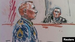 U.S. Army Staff Sergeant Robert Bales and the judge, army Colonel Jeffery Nance (right), are shown in this courtroom sketch during a presentencing hearing in Tacoma, Washington, on August 19.