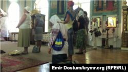 A prayer service on the occasion of the 24th anniversary of Ukrainian independence is held on August 24, 2015, in the Cathedral of Volodymyr and Olha in Simferopol.