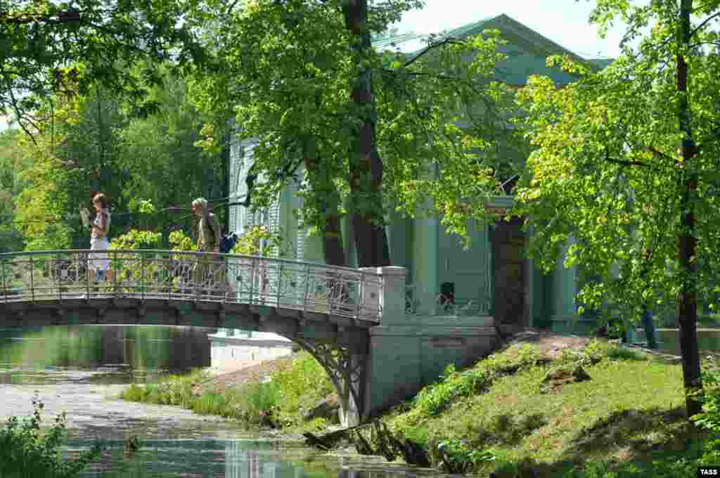 The Venus Pavilion in the Gatchina Palace Park designed by Vincenzo Brenna