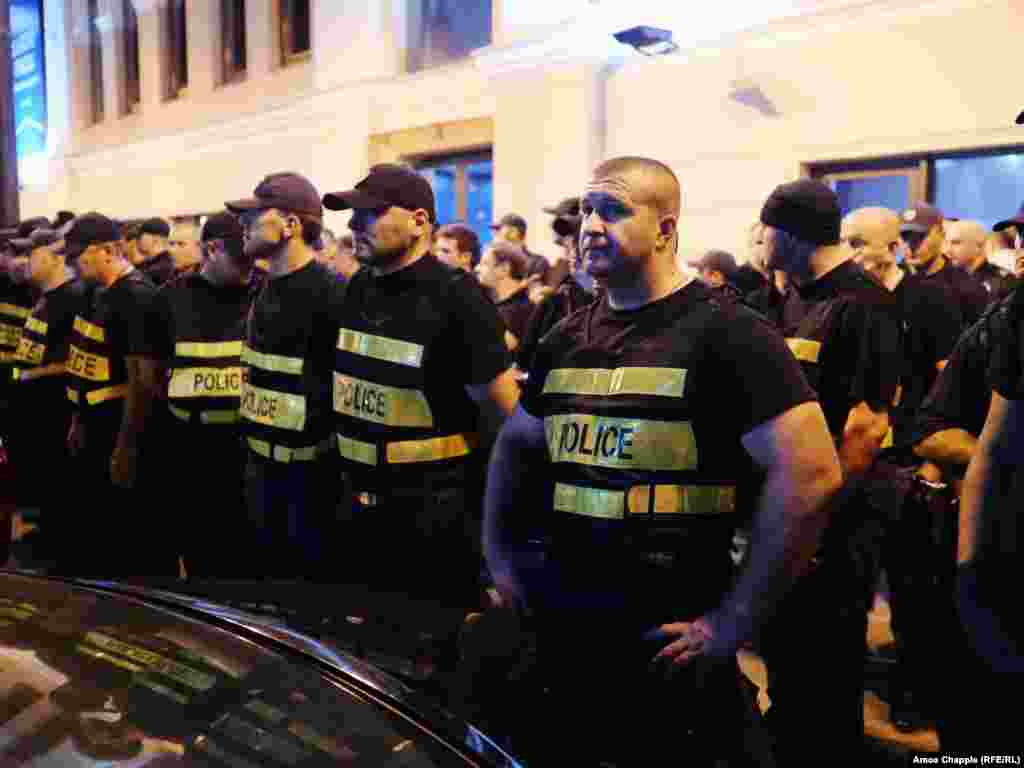 The police presence outside the Georgia Dream headquarters was swiftly reinforced. After a standoff, the protesters dispersed. Another rally is planned for the evening of June 23.&nbsp;