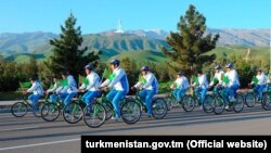 Cyclists were out in force in Turkmenistan to mark World Health Day on April 7.