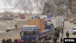 Protesters gather earlier this month in the Alai district to support opposition leader Ismail Isakov.