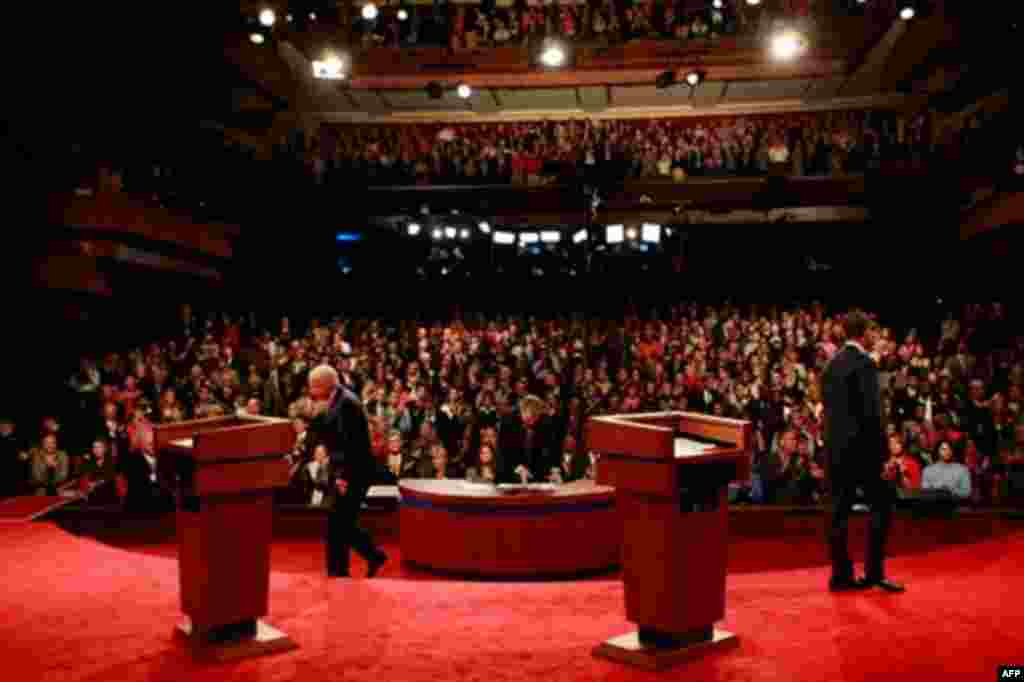 With five weeks of the campaign left, the two presidential candidates, Republican Senator John McCain and Democrat Senator Barack Obama, took the stage on September 26 in the first presidential debate in Oxford, Mississippi.