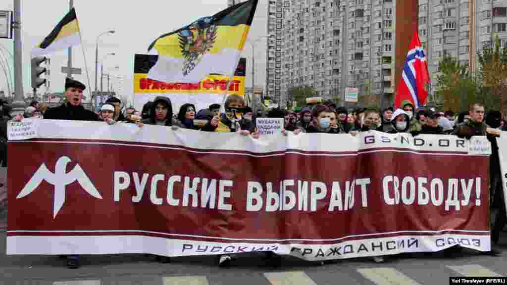 Sign: &quot;Russians Choose Freedom&quot;