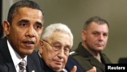 U.S. President Barack Obama (left) hosts a meeting to discuss the importance of the passage of the START Treaty in Washington.